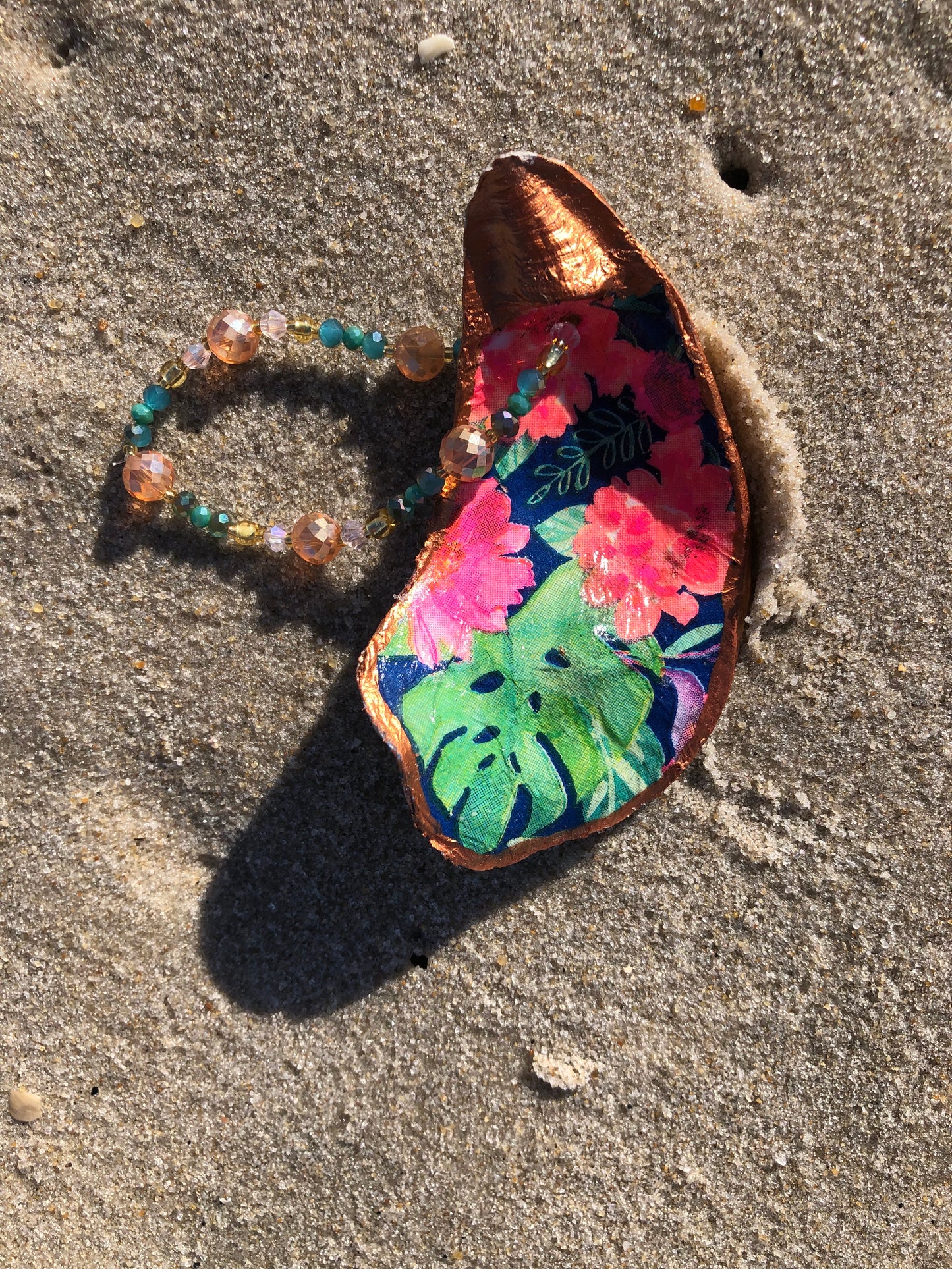 Palmy Florals Oyster Shell
