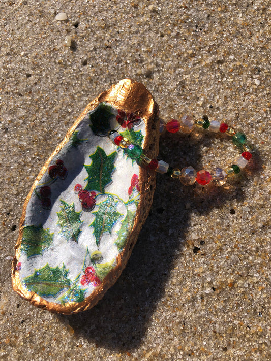 Holly Berry Bay Oyster Shell