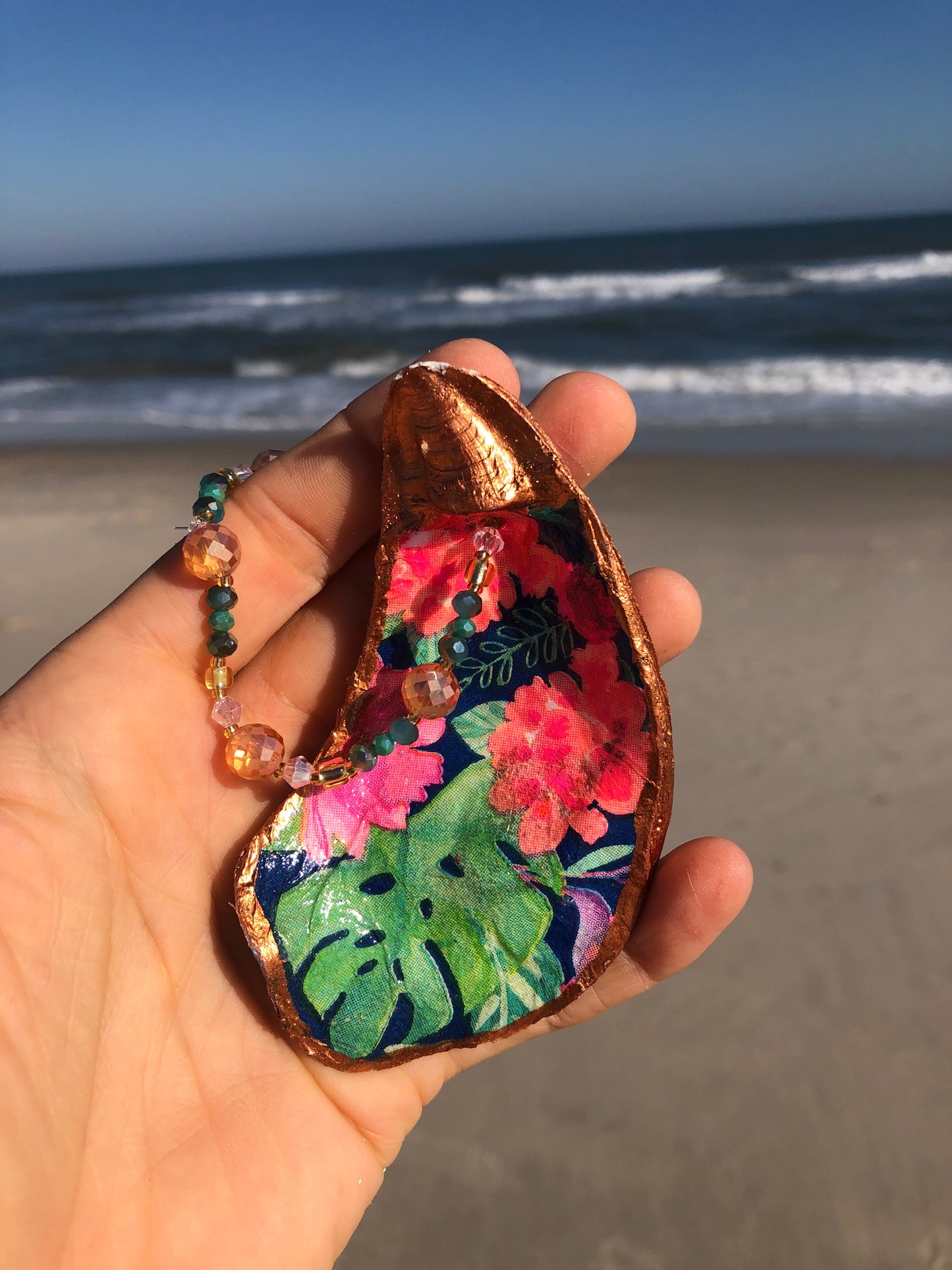 Palmy Florals Oyster Shell